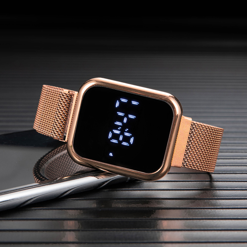 Orologi digitali rettangolari  - Luxury Watch Exchange recensione e prezzo